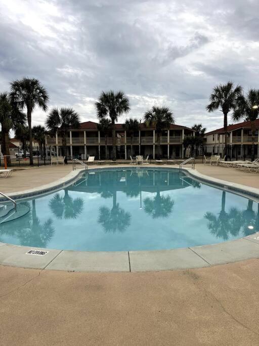 Lazy Palm 4 Pools Short Walk To Beach! Sleeps 5! Panama City Beach Dış mekan fotoğraf
