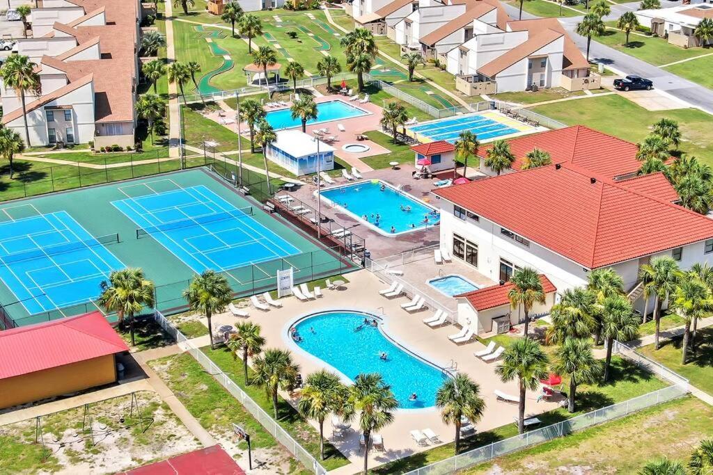 Lazy Palm 4 Pools Short Walk To Beach! Sleeps 5! Panama City Beach Dış mekan fotoğraf