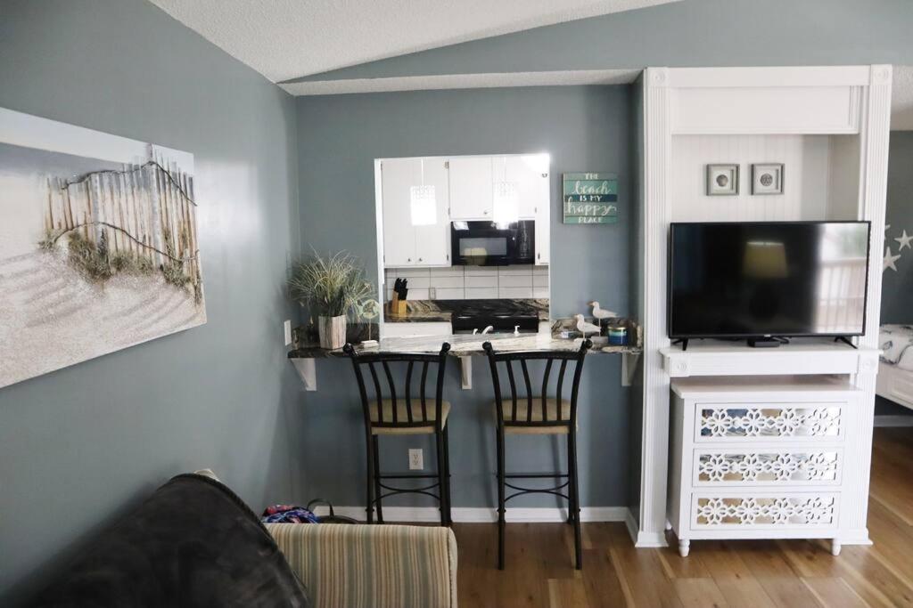 Lazy Palm 4 Pools Short Walk To Beach! Sleeps 5! Panama City Beach Dış mekan fotoğraf